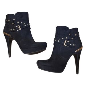 Stylish Black Ankle Boots Guess size 10M Strappy belt stilettos